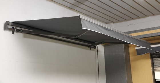 Versatile and Durable 250*200CM Extendable Manual Retractable Awning QF-01KD